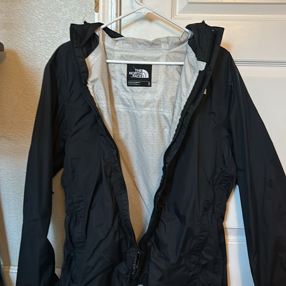 North face Windbreaker - Picture 2 of 2